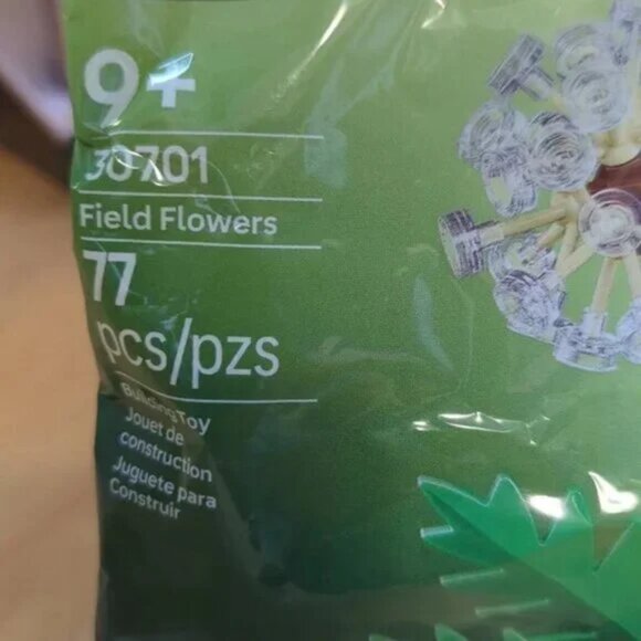 Lego botanicals Field Flowers Polybag Brand New 77 Piece - Picture 3 of 6